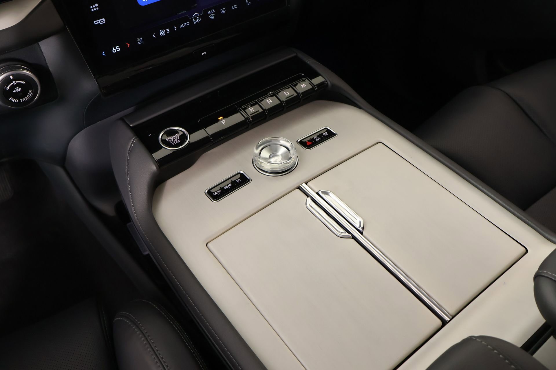 New 2026 Lincoln Navigator Premiere image 8