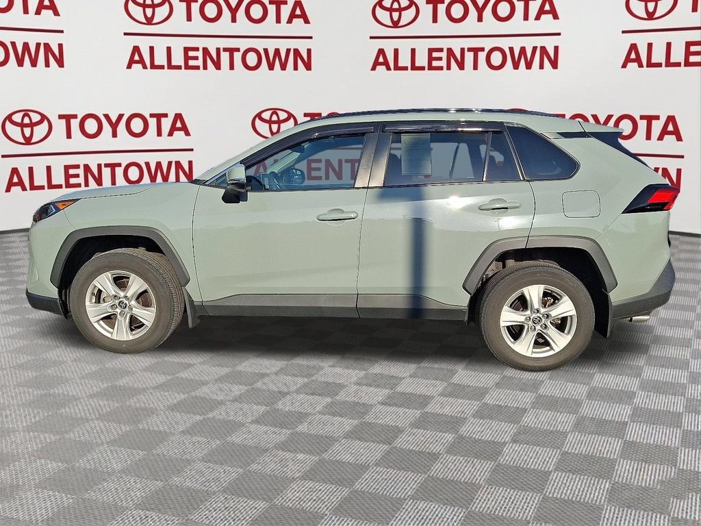 Used 2021 Toyota RAV4 XLE w/ Convenience Package AWD/4WD image 4