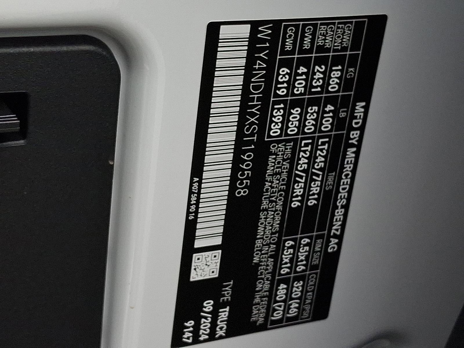 Used 2025 Mercedes-Benz Sprinter 2500 image 25