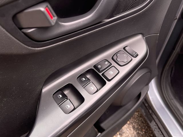 Used 2021 Hyundai Kona SE FWD image 21