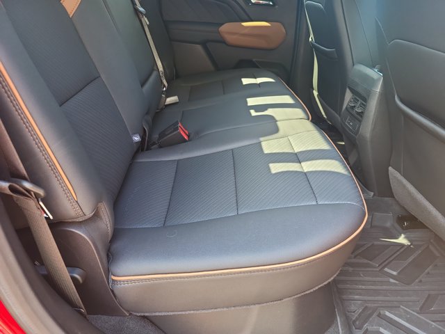 Used 2024 GMC Canyon AT4 w/ AT4 Premium Package AWD/4WD image 17