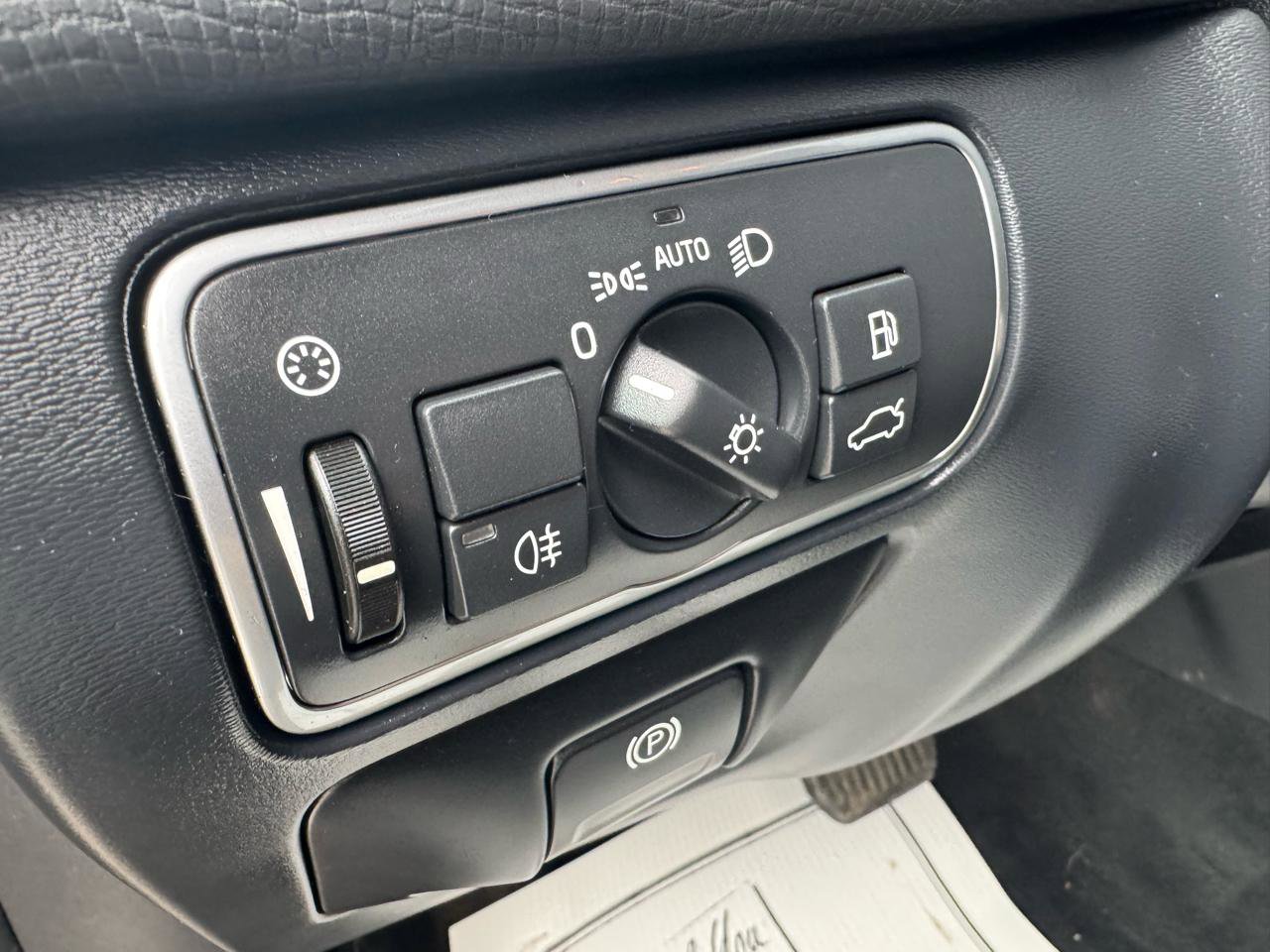 Used 2017 Volvo XC60 T5 Inscription image 18