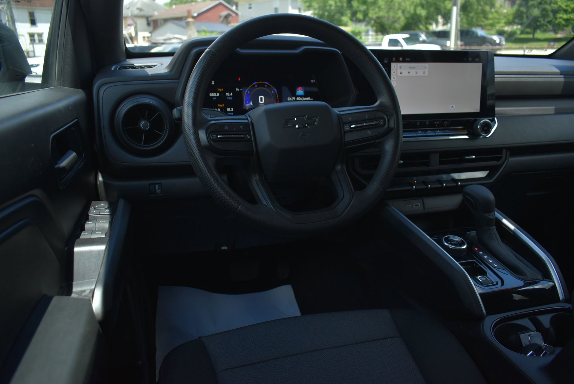 Used 2024 Chevrolet Colorado Trail Boss image 17