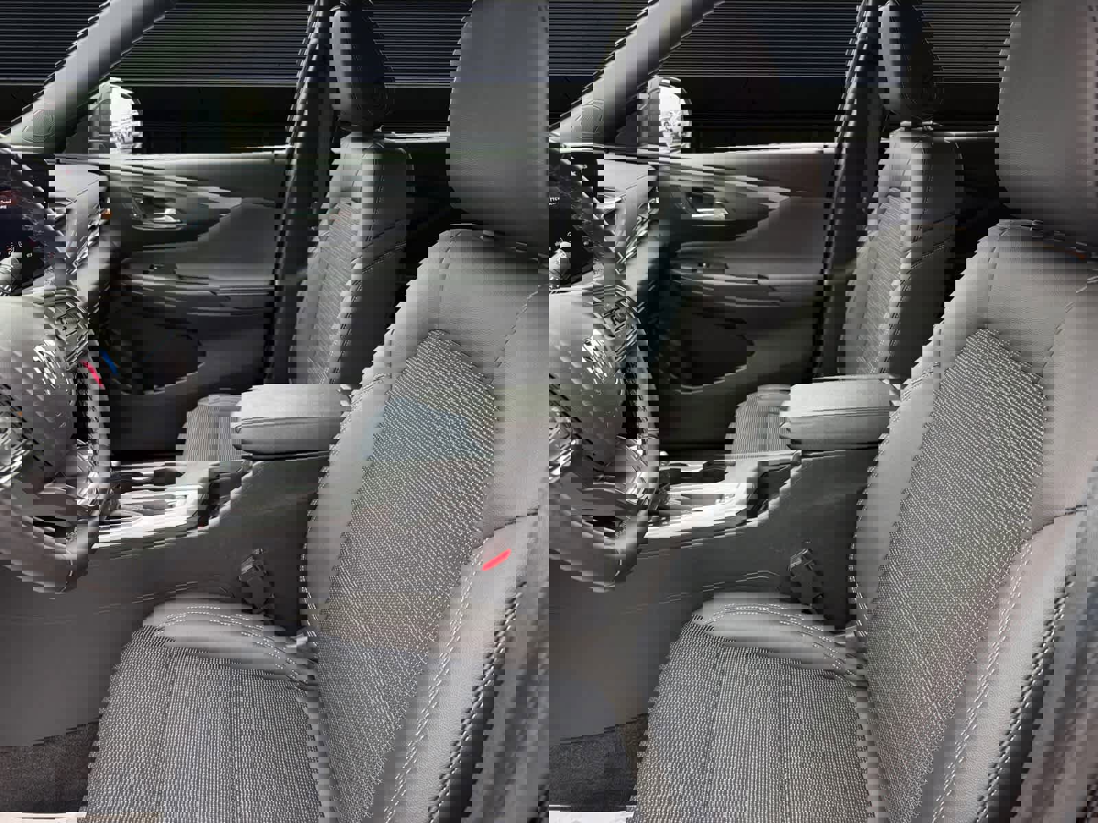 Used 2024 Buick Envista Preferred w/ Convenience I Package image 2