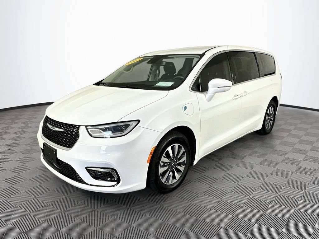 Certified 2022 Chrysler Pacifica Touring-L FWD image 5