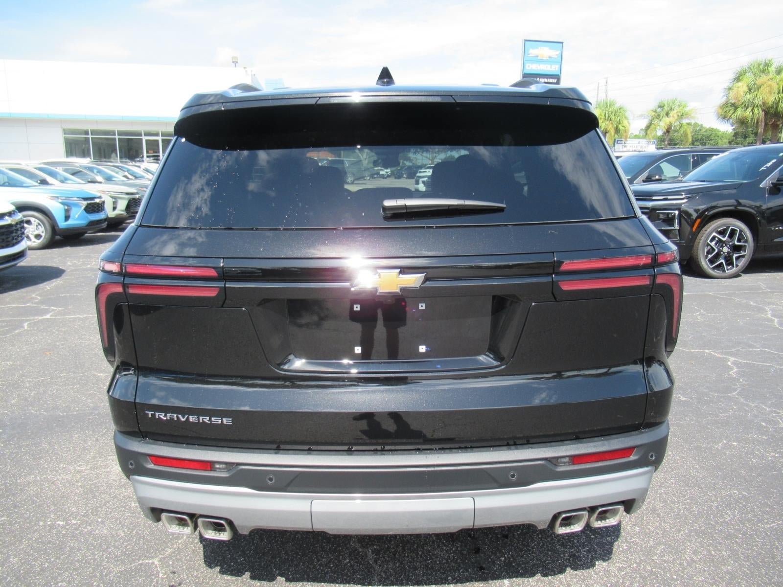 New 2027 Chevrolet Traverse LT FWD image 6