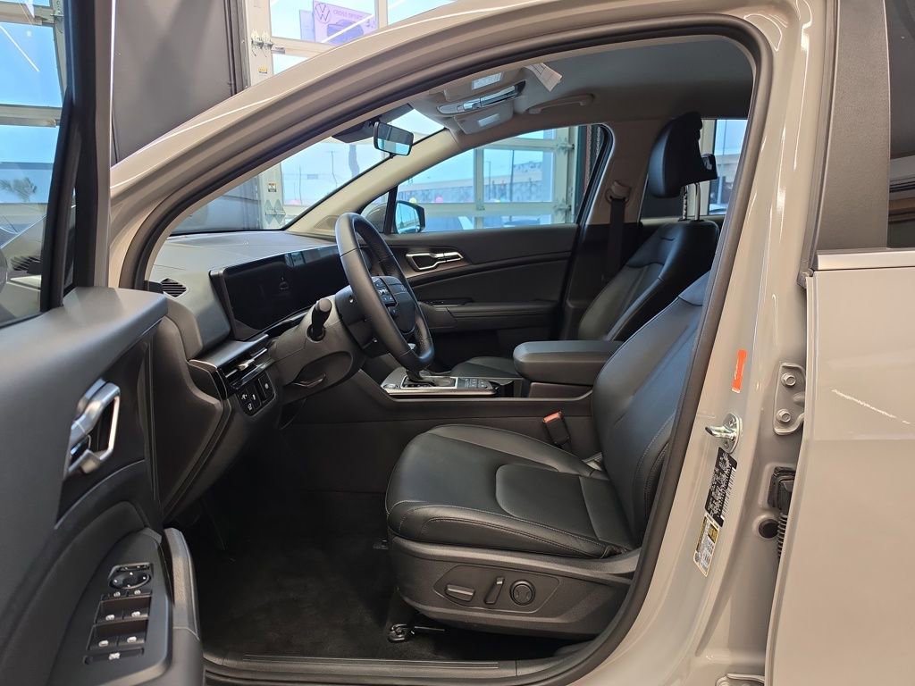 Used 2026 Kia Sportage EX image 11