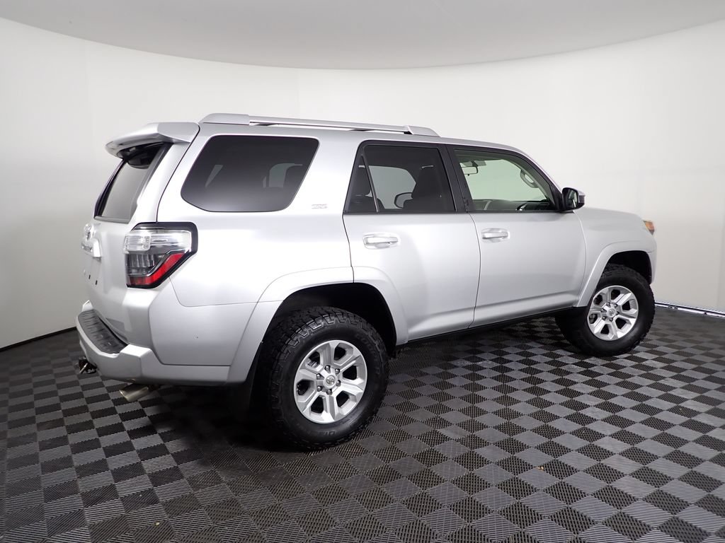 Used 2014 Toyota 4Runner SR5 AWD/4WD image 17