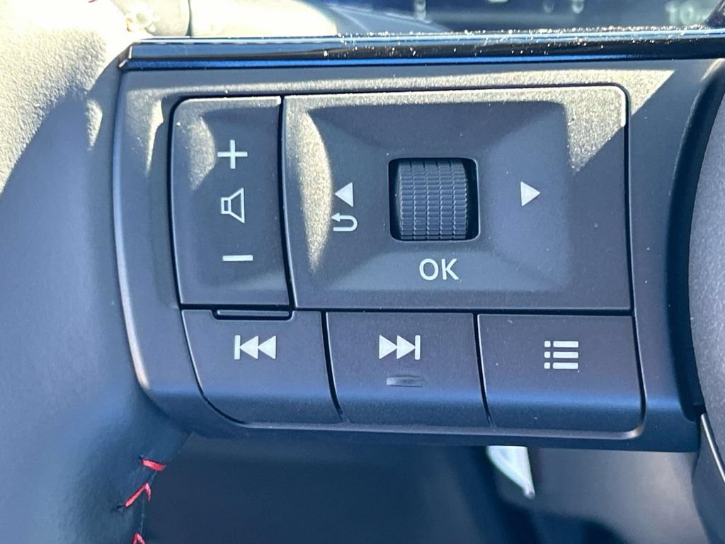 New 2026 Nissan Kicks SR w/ Cold Weather Package AWD/4WD image 23
