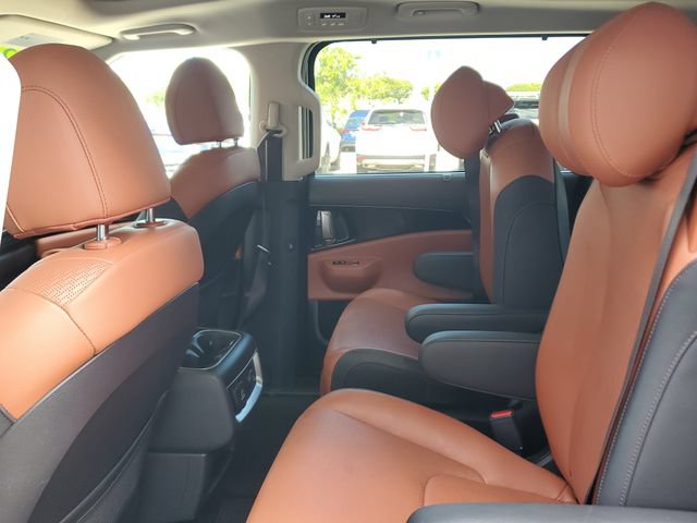 Certified 2025 Kia Carnival SX Prestige FWD image 8