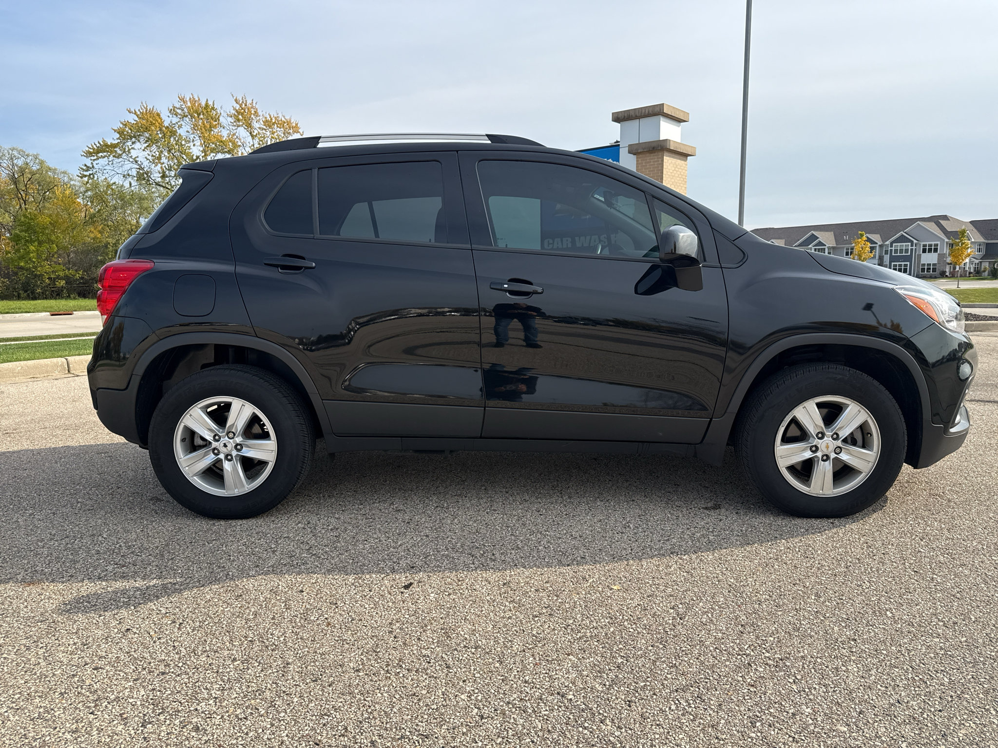 Used 2021 Chevrolet Trax LT w/ Premium Seat Package AWD/4WD image 5