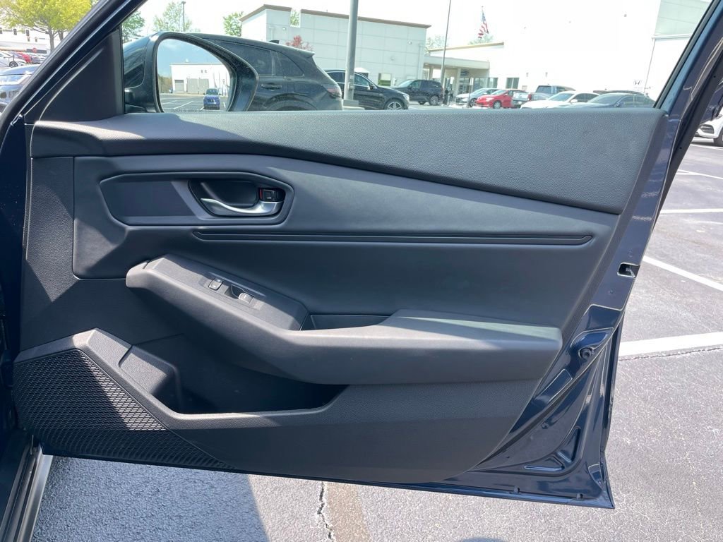 Certified 2025 Honda Accord SE image 29