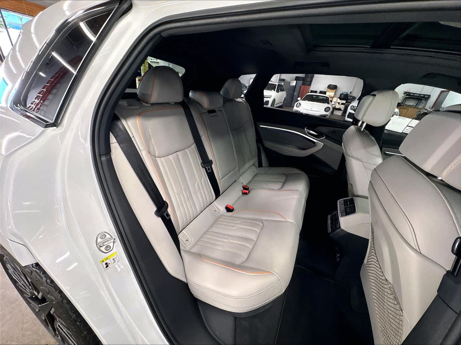 Certified 2024 Audi Q8 e-tron Prestige AWD/4WD image 29