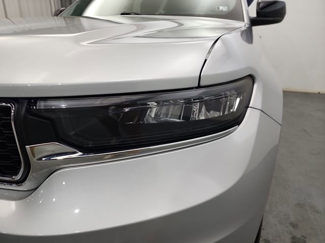 Used 2021 Jeep Grand Cherokee L Laredo w/ Luxury Tech Group I image 41