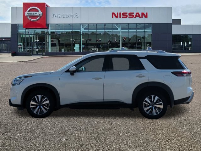 Certified 2024 Nissan Pathfinder SL AWD/4WD image 4
