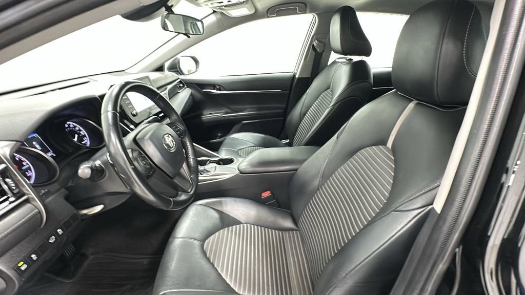 Used 2021 Toyota Camry SE image 10
