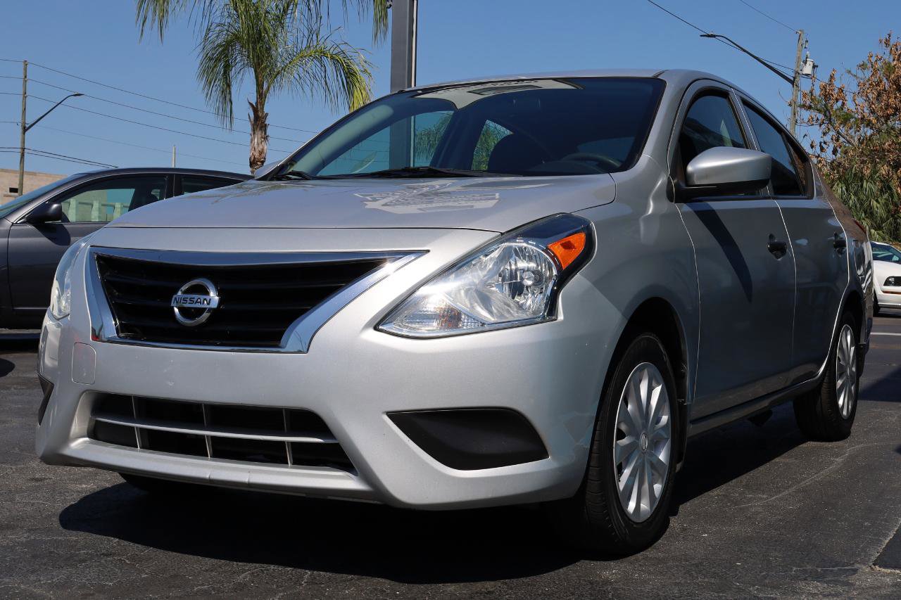Used 2018 Nissan Versa S Plus FWD image 2