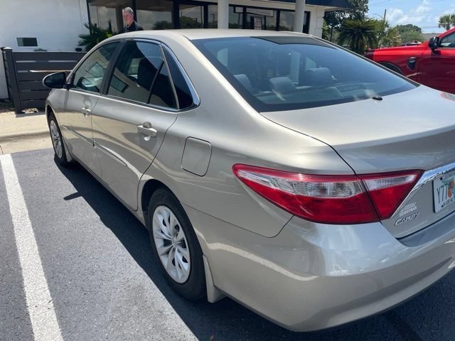 Used 2016 Toyota Camry LE FWD image 5