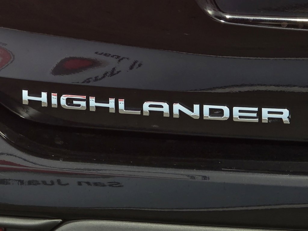 Used 2023 Toyota Highlander Bronze Edition image 11