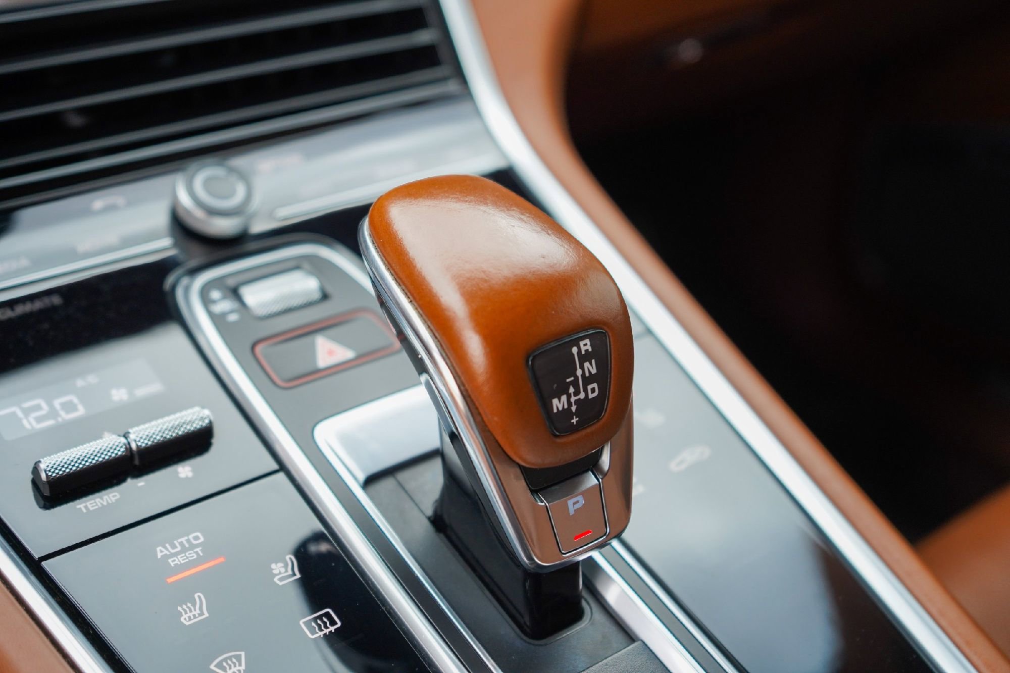 Used 2018 Porsche Panamera 4S image 14