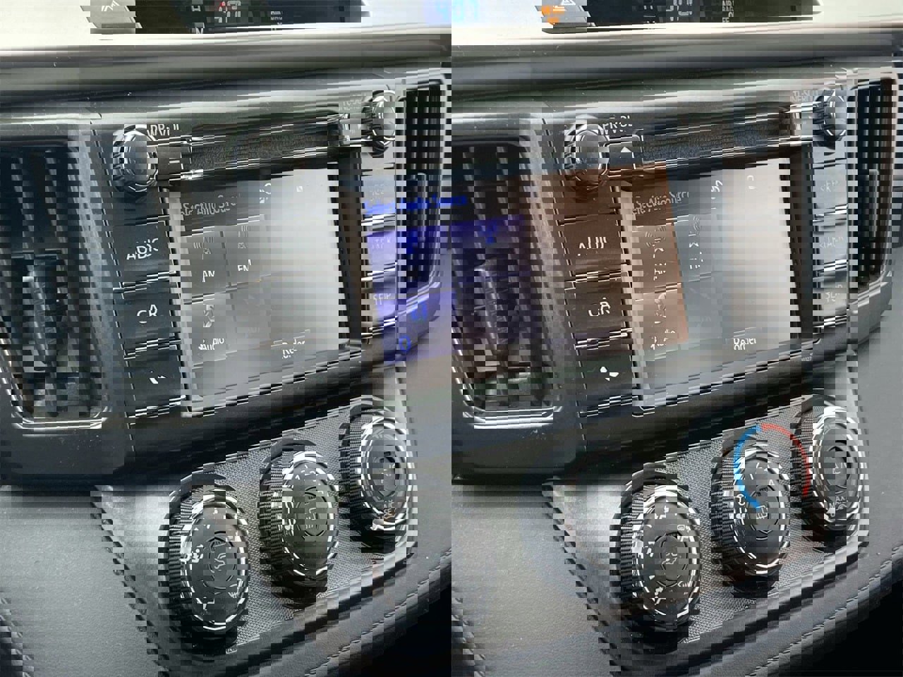 Used 2015 Toyota RAV4 LE image 24