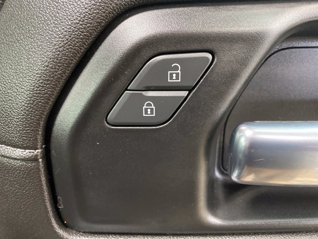 Used 2020 Chevrolet Silverado 1500 LT w/ All-Star Edition AWD/4WD image 17
