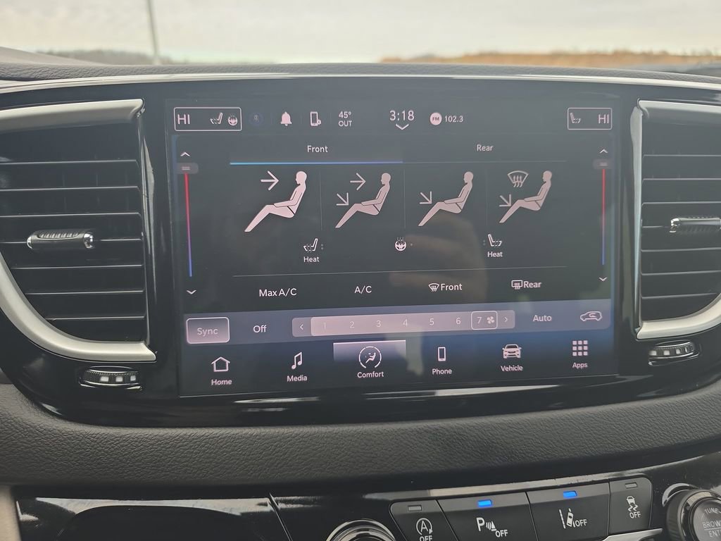 Used 2024 Chrysler Pacifica Touring-L FWD image 18