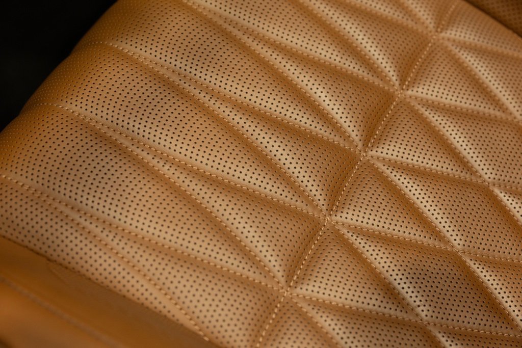 Used 2018 Mercedes-Benz AMG GT Roadster w/ Exclusive Interior Package image 43