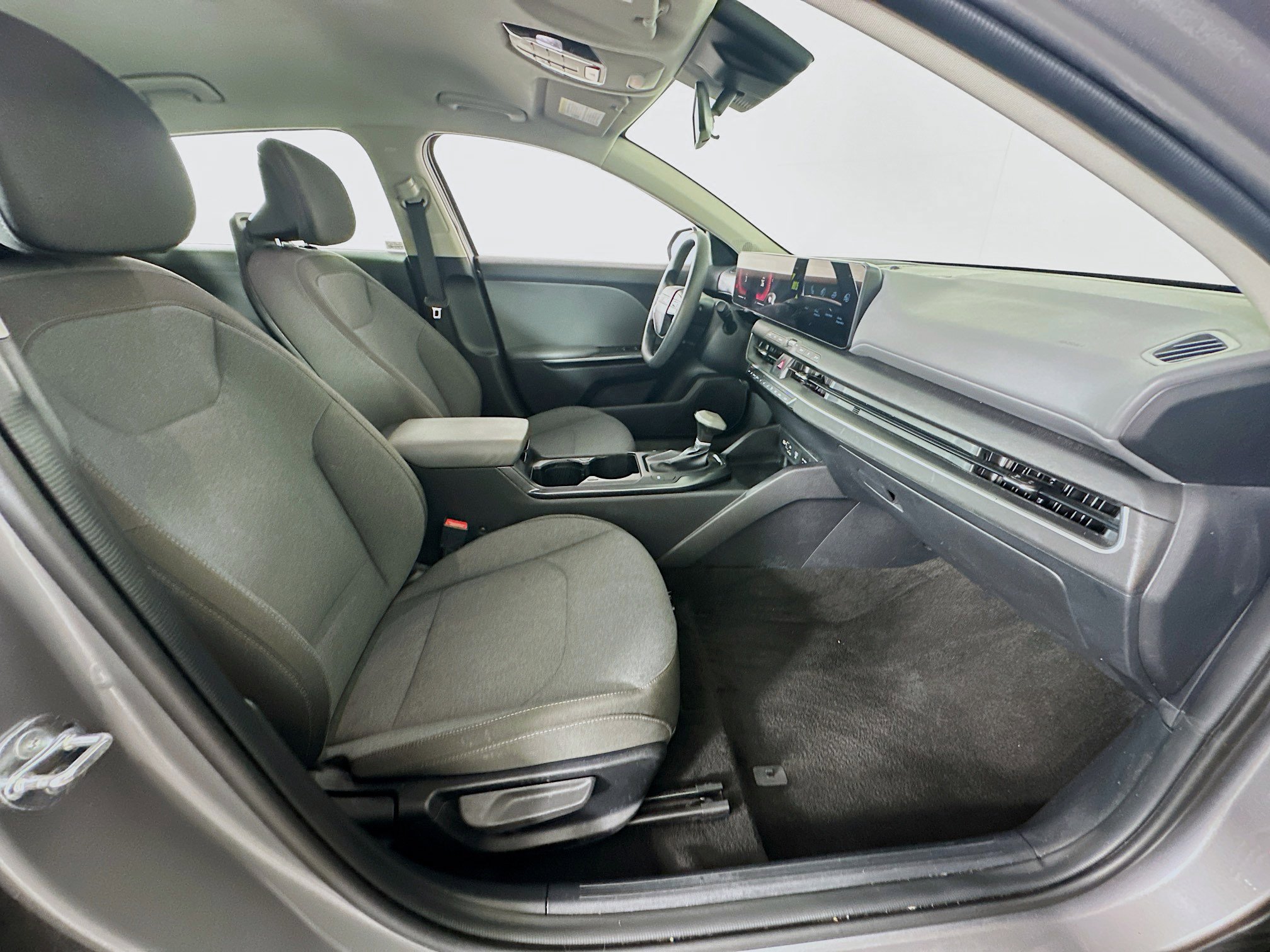 Used 2025 Kia K4 LXS image 29