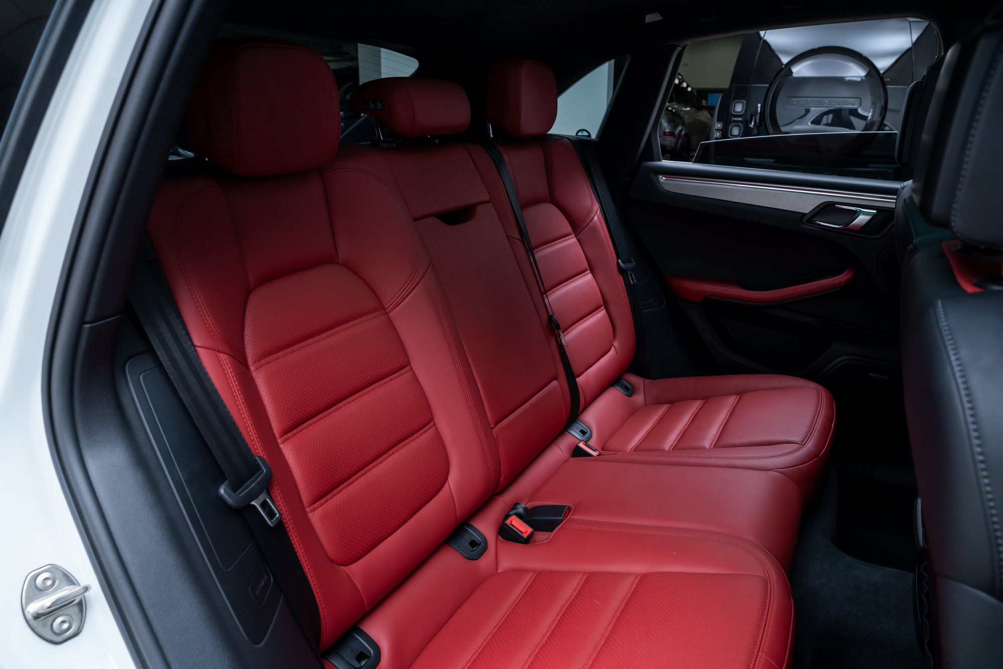 Used 2015 Porsche Macan Turbo AWD/4WD image 28