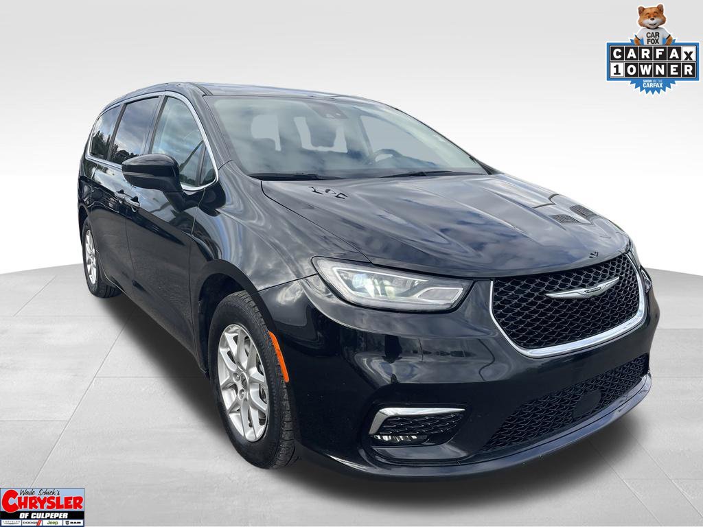 Used 2023 Chrysler Pacifica Touring-L FWD image 1