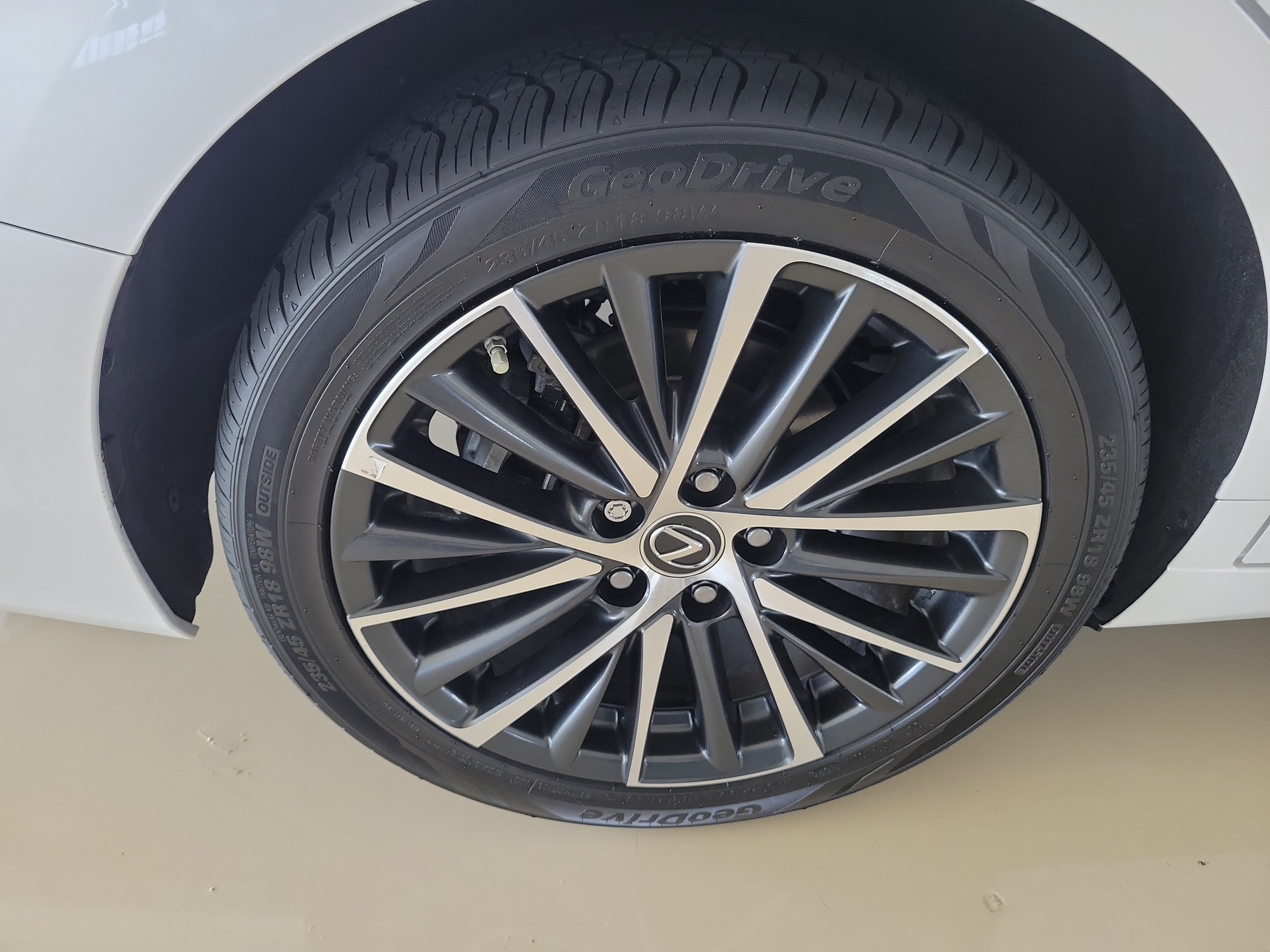 Used 2024 Lexus ES 250 w/ Premium Package AWD/4WD image 9