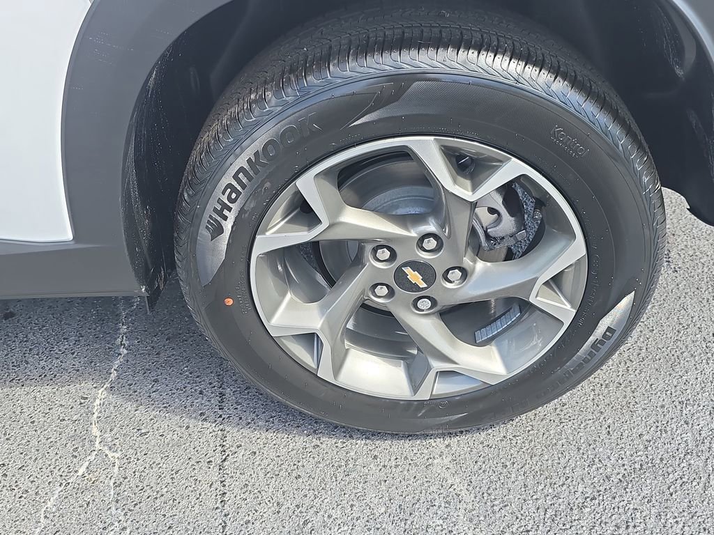 New 2026 Chevrolet Trax LT w/ Driver Confidence Package FWD image 32