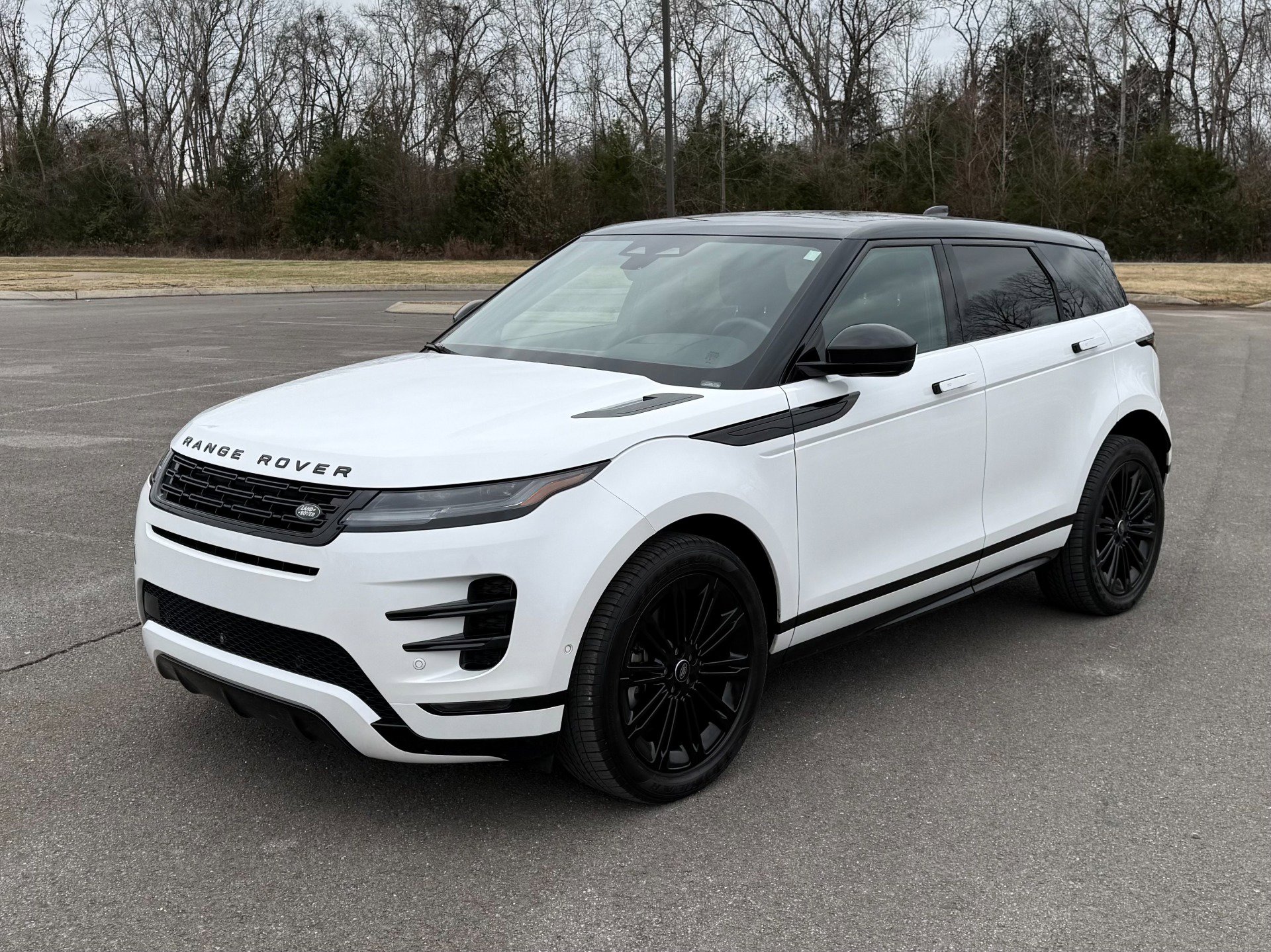 Used 2024 Land Rover Range Rover Evoque Dynamic SE image 2