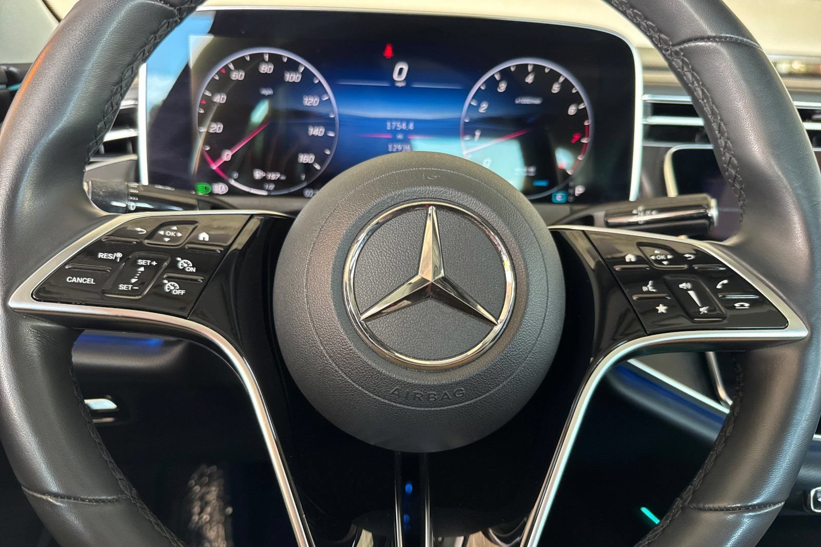 Used 2025 Mercedes-Benz E 350 4MATIC Sedan image 29