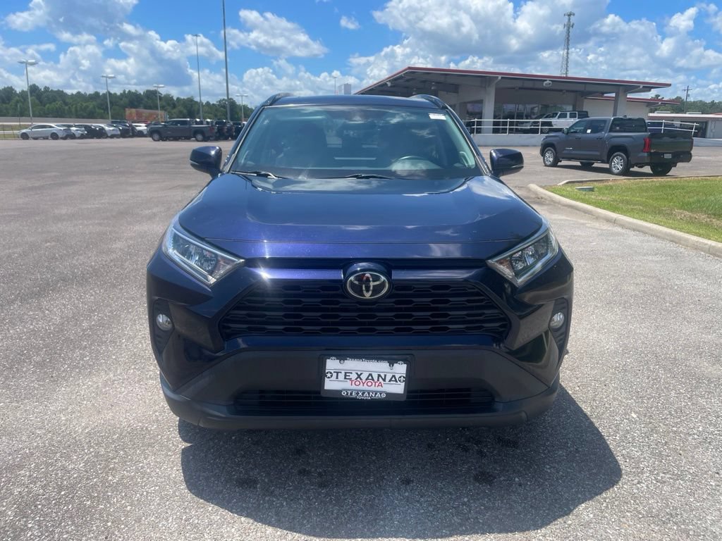 Used 2019 Toyota RAV4 XLE Premium FWD image 2