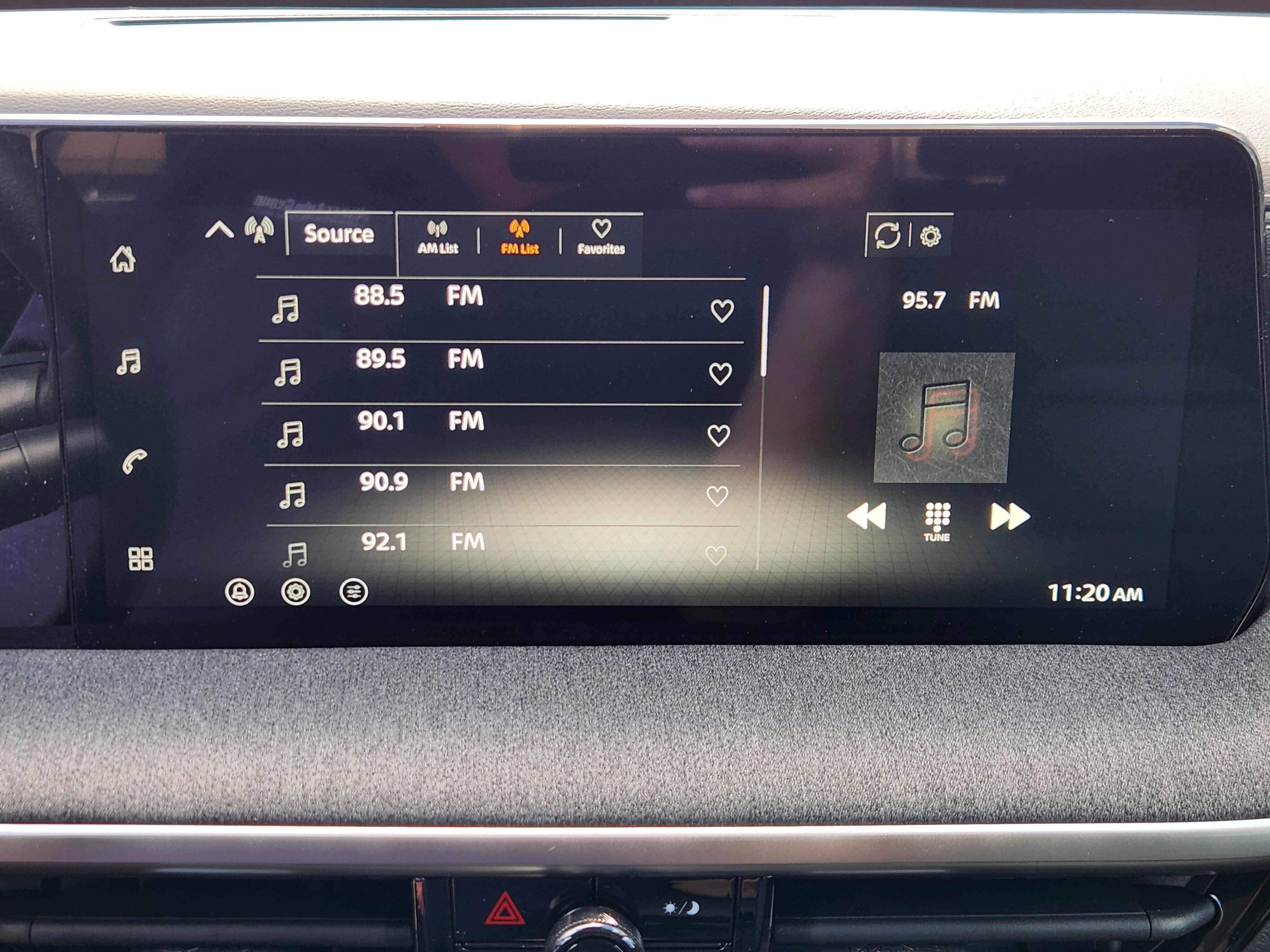 Used 2026 Nissan Kicks SV AWD/4WD image 21