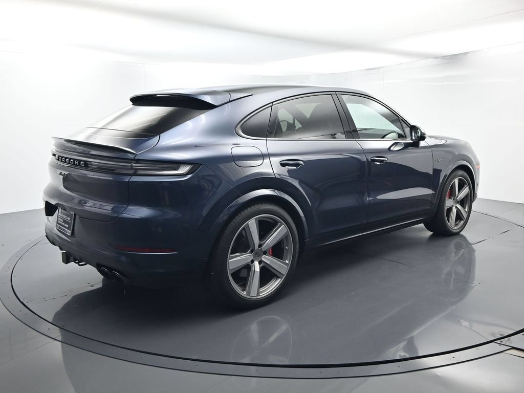 Certified 2025 Porsche Cayenne Turbo AWD/4WD image 15