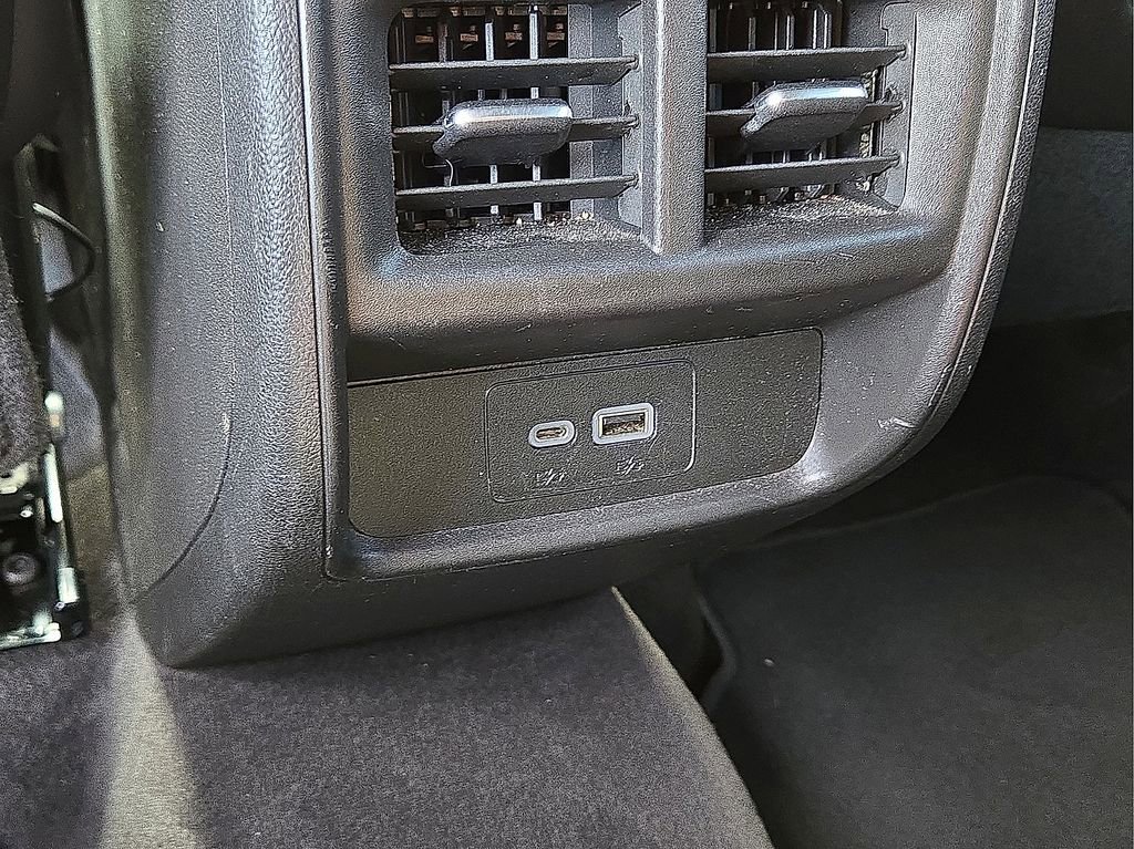 Used 2024 Cadillac XT4 Premium Luxury image 17