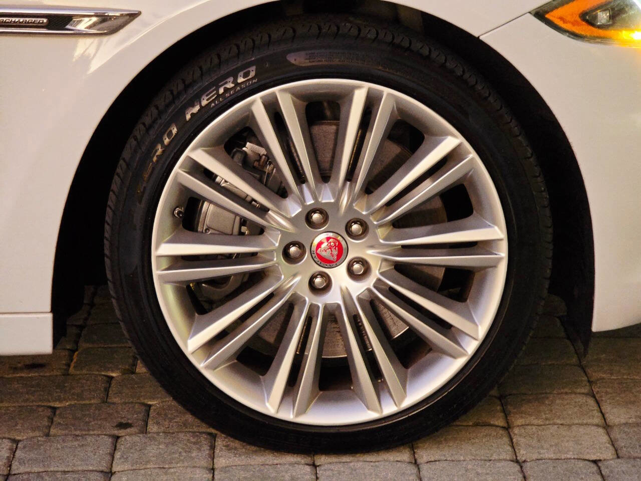Used 2019 Jaguar XJ L Supercharged image 42