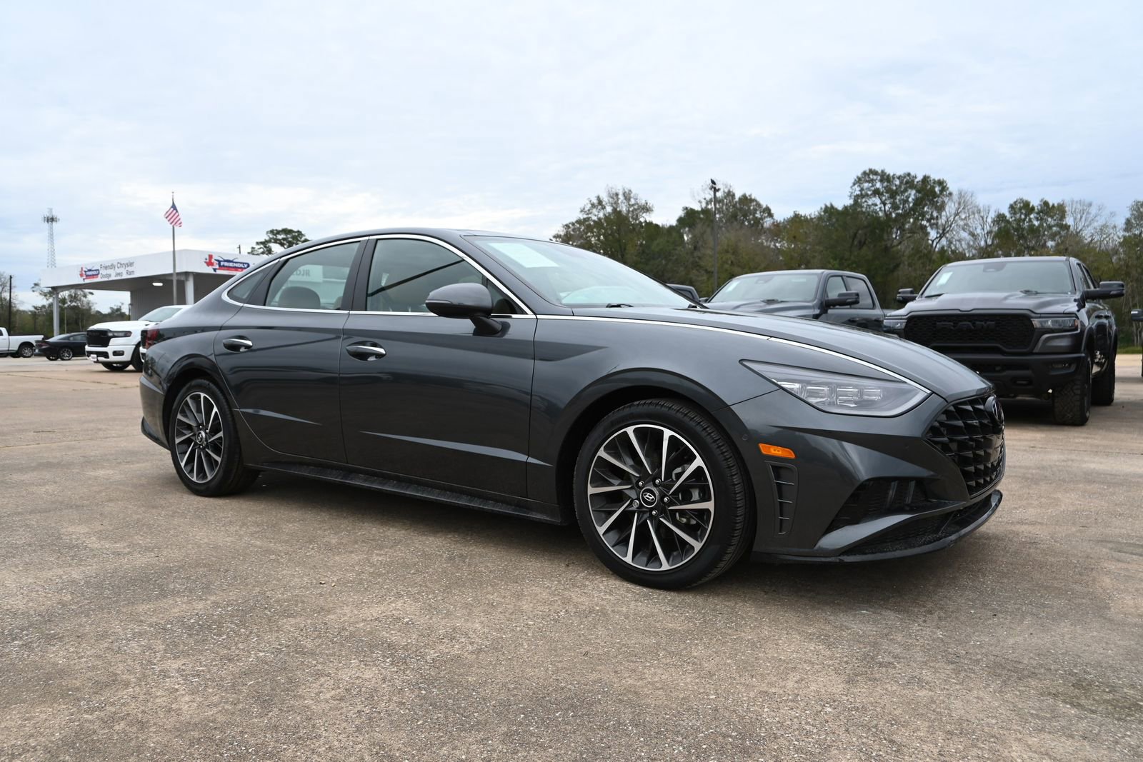 Used 2023 Hyundai Sonata Limited w/ Cargo Package image 5