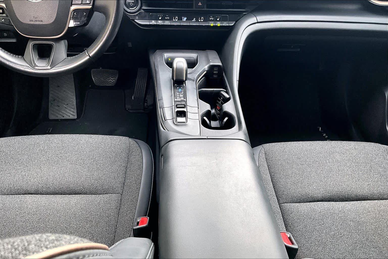 Certified 2023 Toyota Crown AWD/4WD image 17
