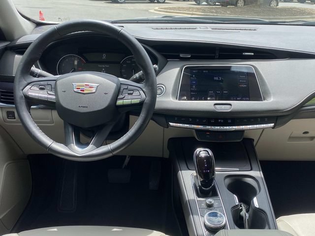 Used 2023 Cadillac XT4 Luxury FWD image 8