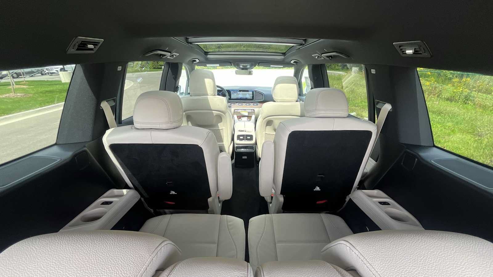 New 2026 Mercedes-Benz GLS 580 4MATIC image 12