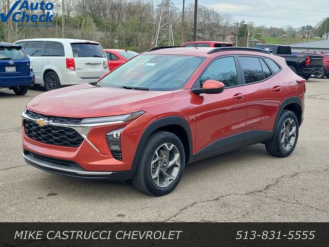 Used 2024 Chevrolet Trax LT image 1