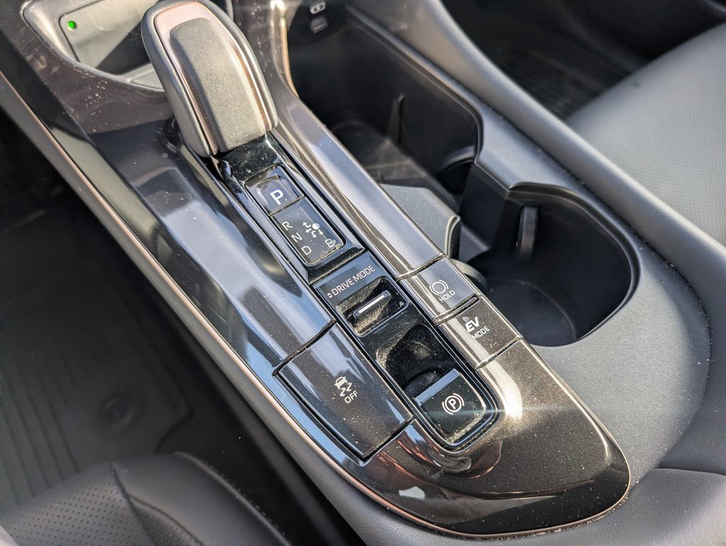 Used 2025 Toyota Crown XLE image 20