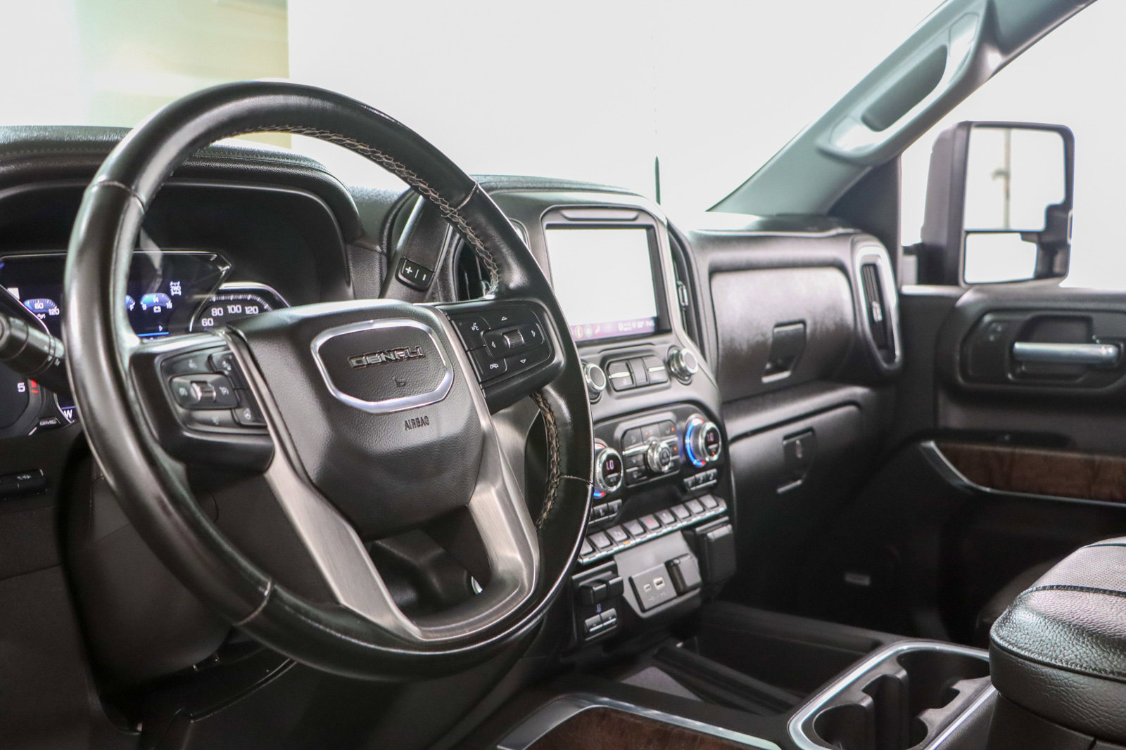 Used 2023 GMC Sierra 2500 Denali w/ Denali Ultimate Package image 27