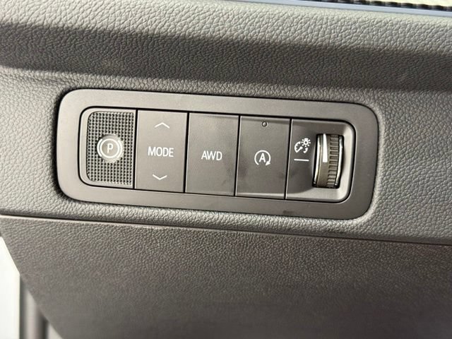 New 2027 Chevrolet Traverse Z71 w/ Enhanced Driving Package AWD/4WD image 36