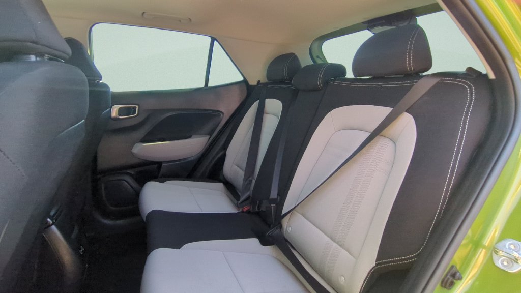 Certified 2024 Hyundai Venue SEL FWD image 10