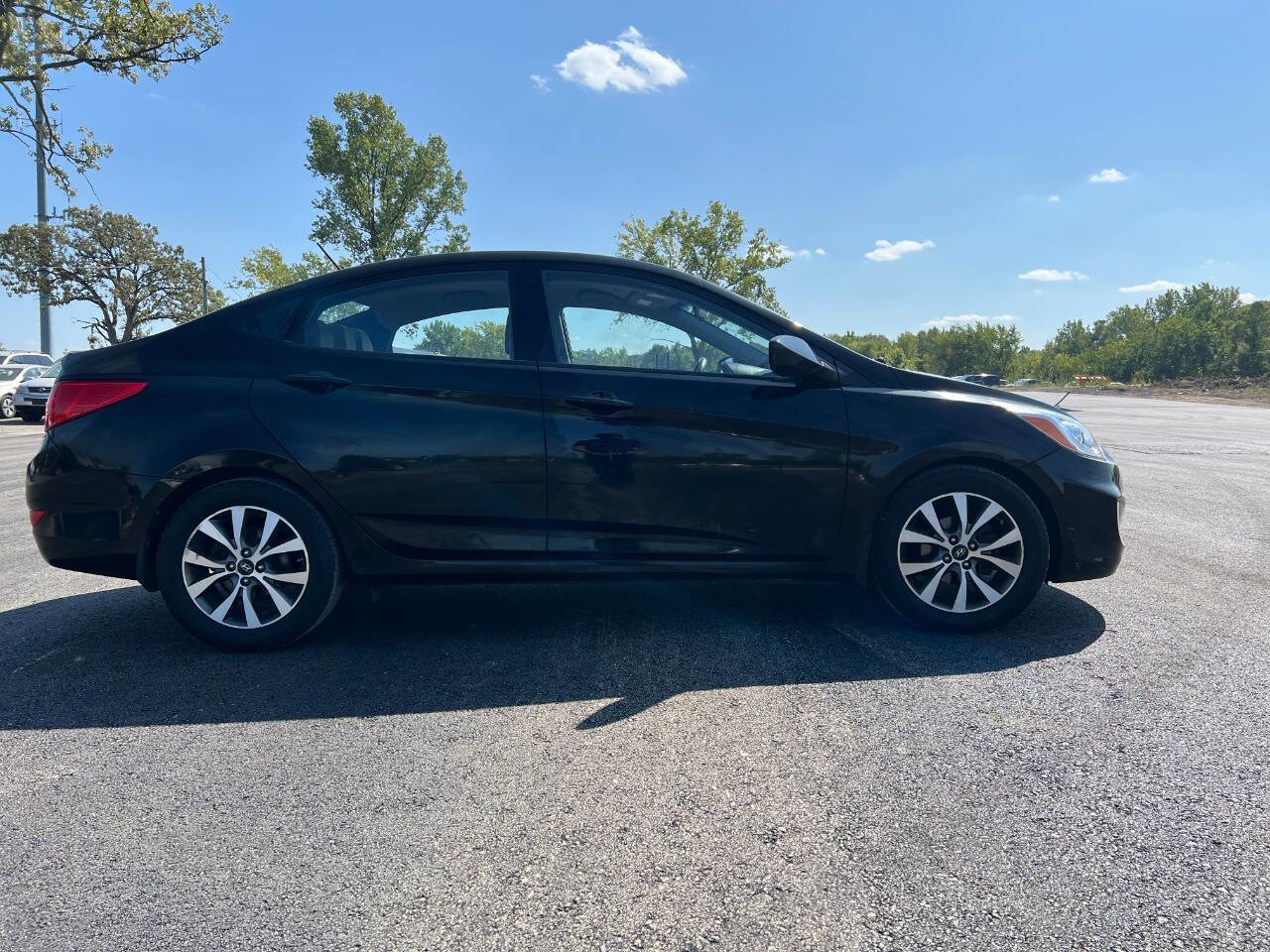 Used 2015 Hyundai Accent GLS w/ Option Group 03 image 5